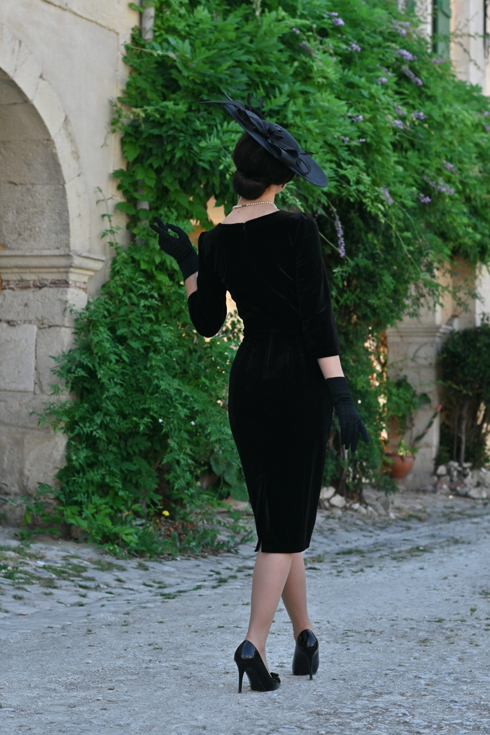 Lucy Black Velvet Wiggle Dress